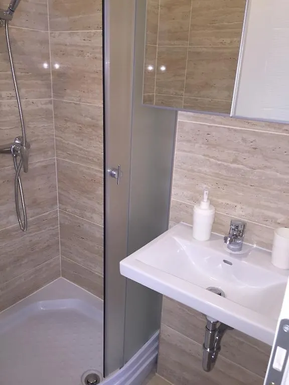Apartment Brno Pula 0*,