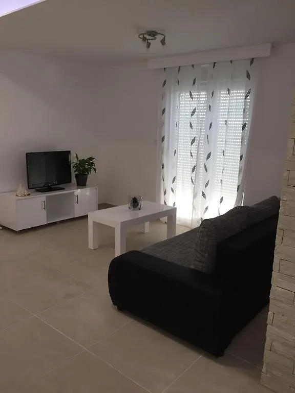 Apartment Brno Pula Kroatien